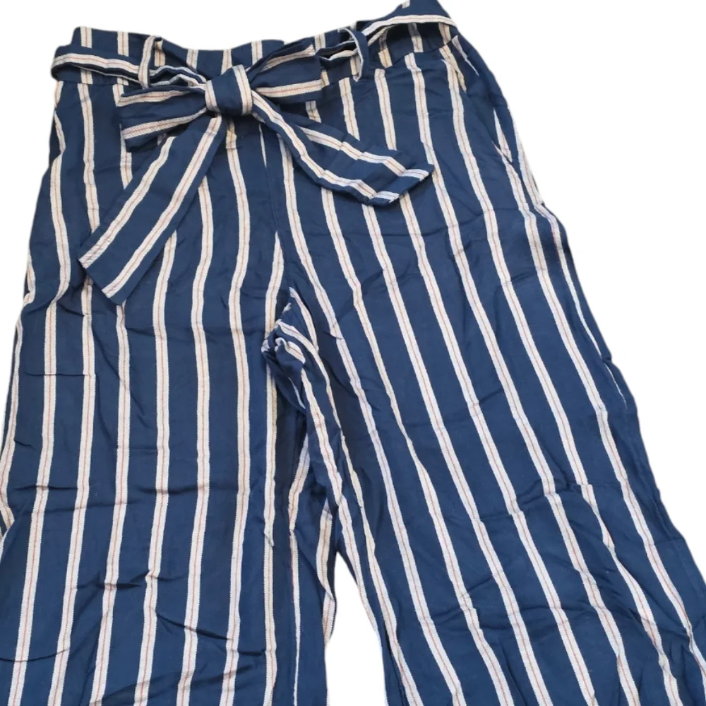 Banana Republic blue White and Red Striped‎ Gaucho Wide Leg Cropped Pants Size 6